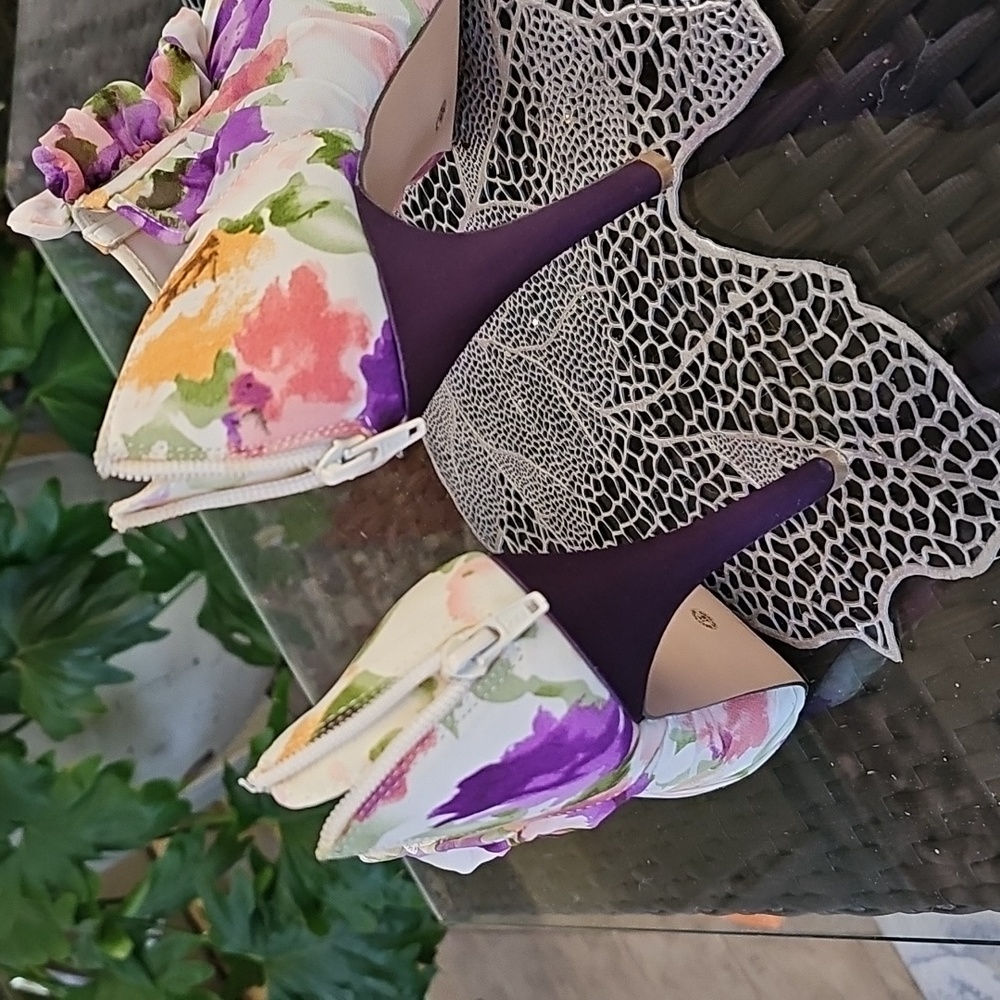 LAVENDER FLORAL FABRIC UPPER HEELS - Picture 4 of 6